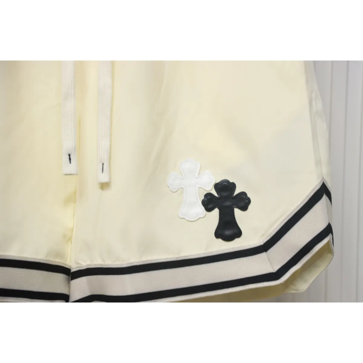 CHRM HRTS Sanskrit Embroidery Shorts Cream - Image 6