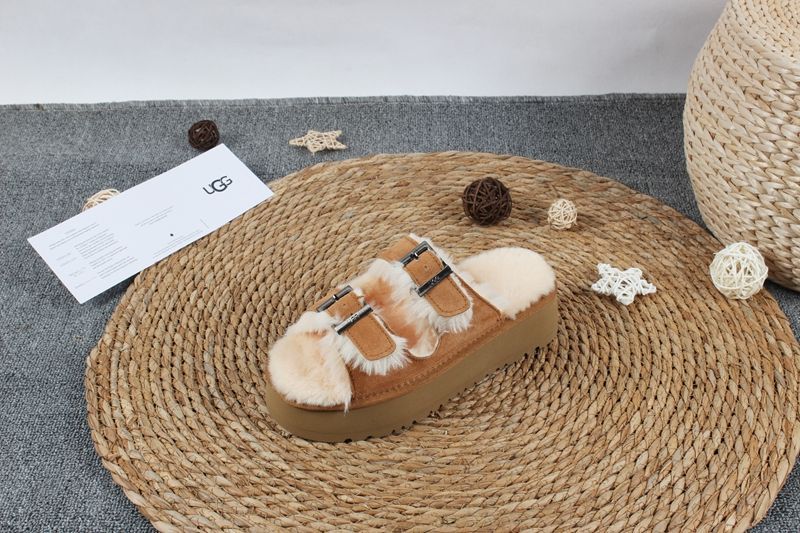 STIVALETTI IN SHEARLING - Image 15