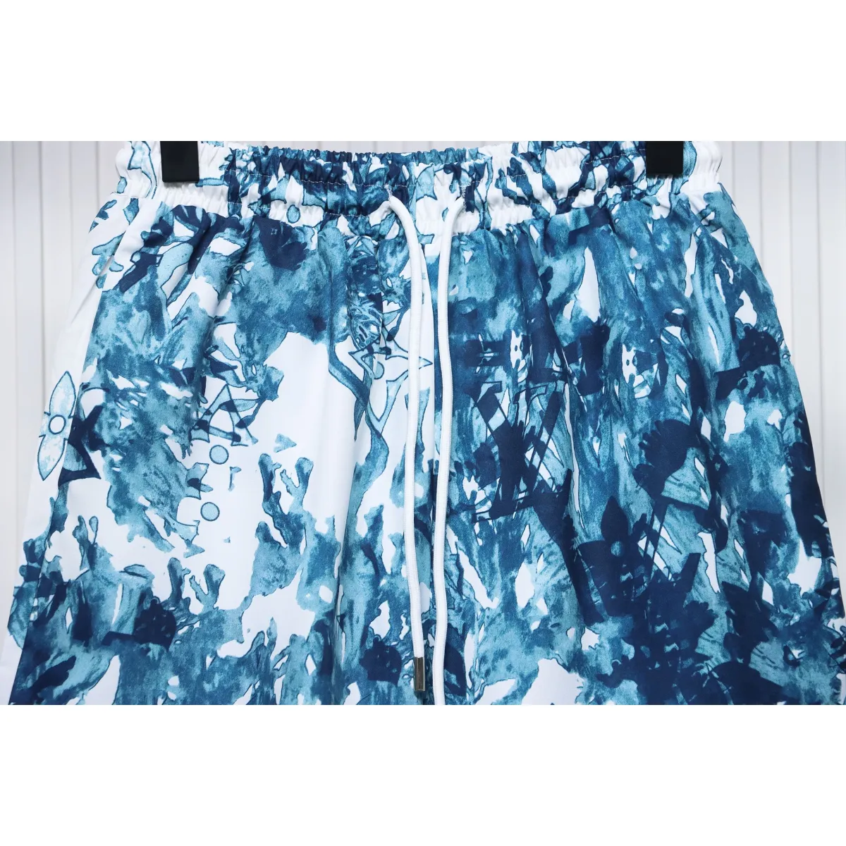 LV Coral Seagrass Printed Shorts - Image 5