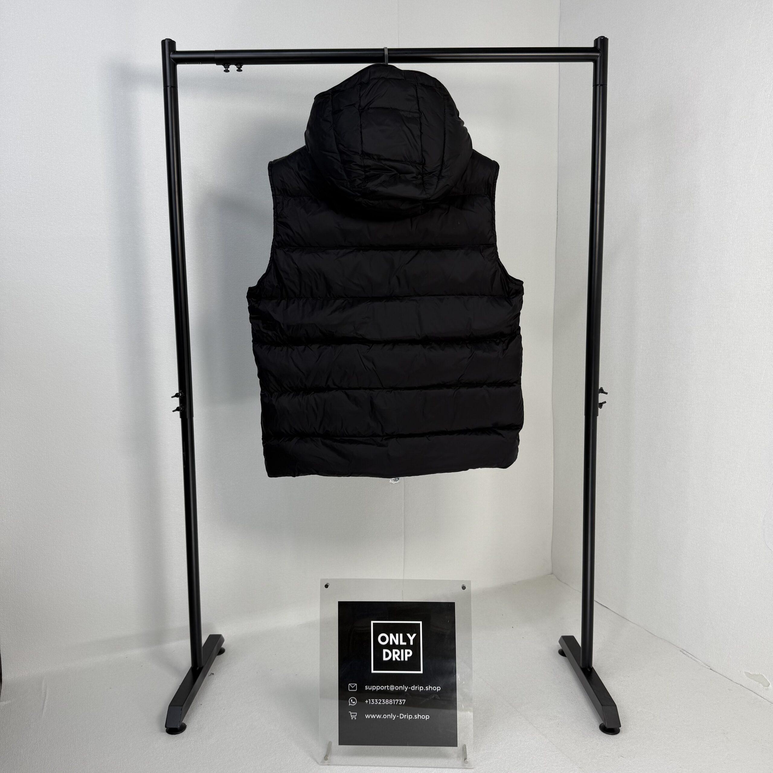 M Gilet Black Logo - Image 4