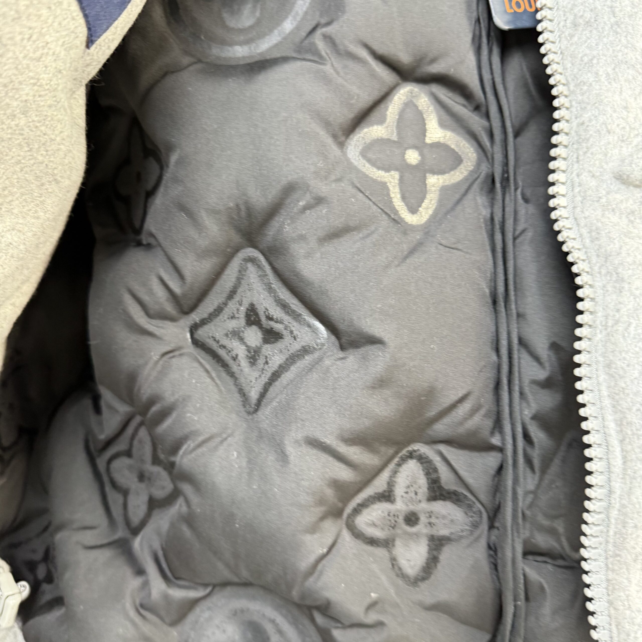 LV GREY BOYHOOD PUFFER - Image 7