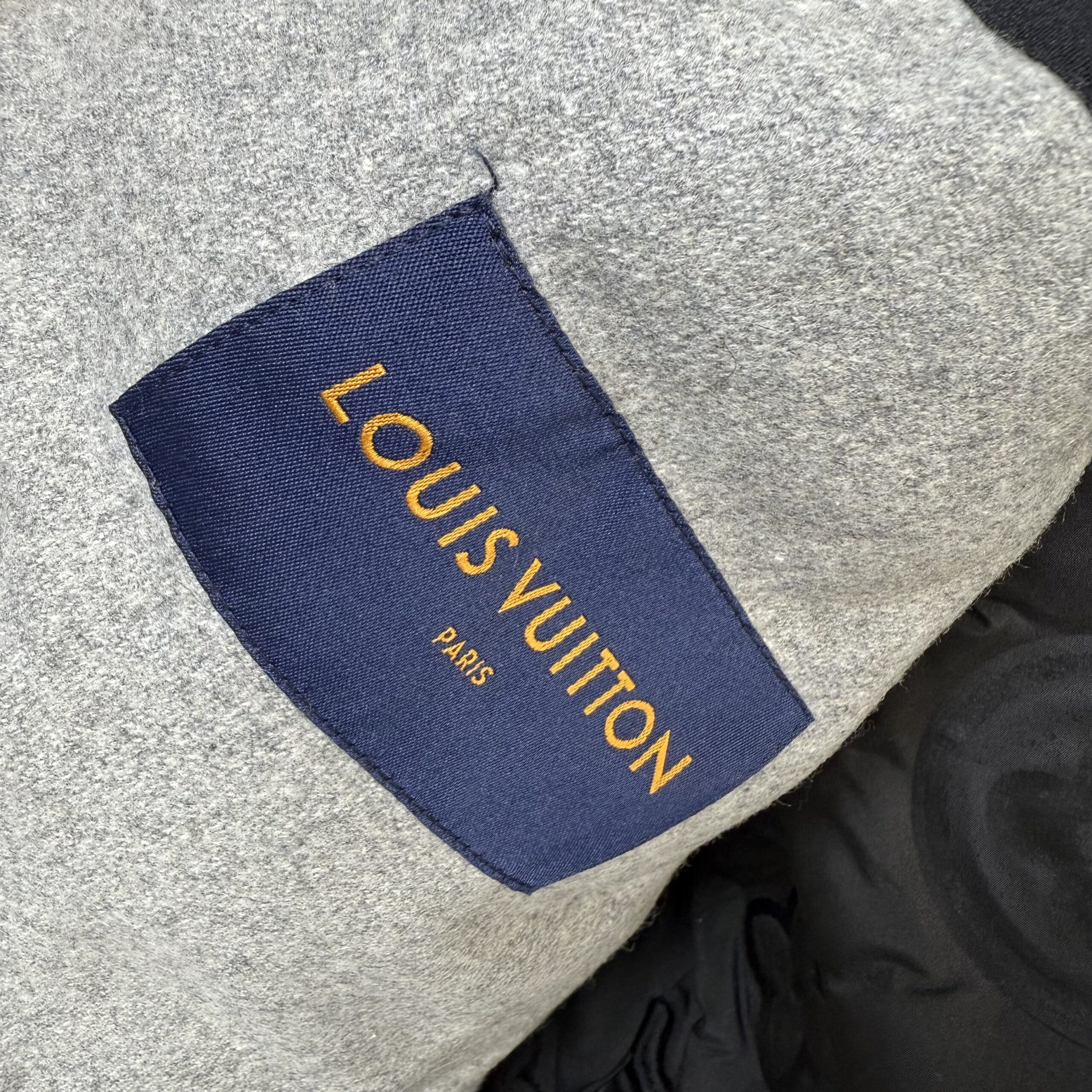 LV GREY BOYHOOD PUFFER - Image 8