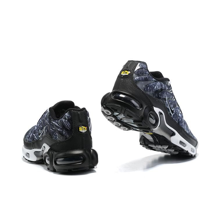 AIR MAX PLUS TN ‘DARK SMOKE GREY’ - Image 2