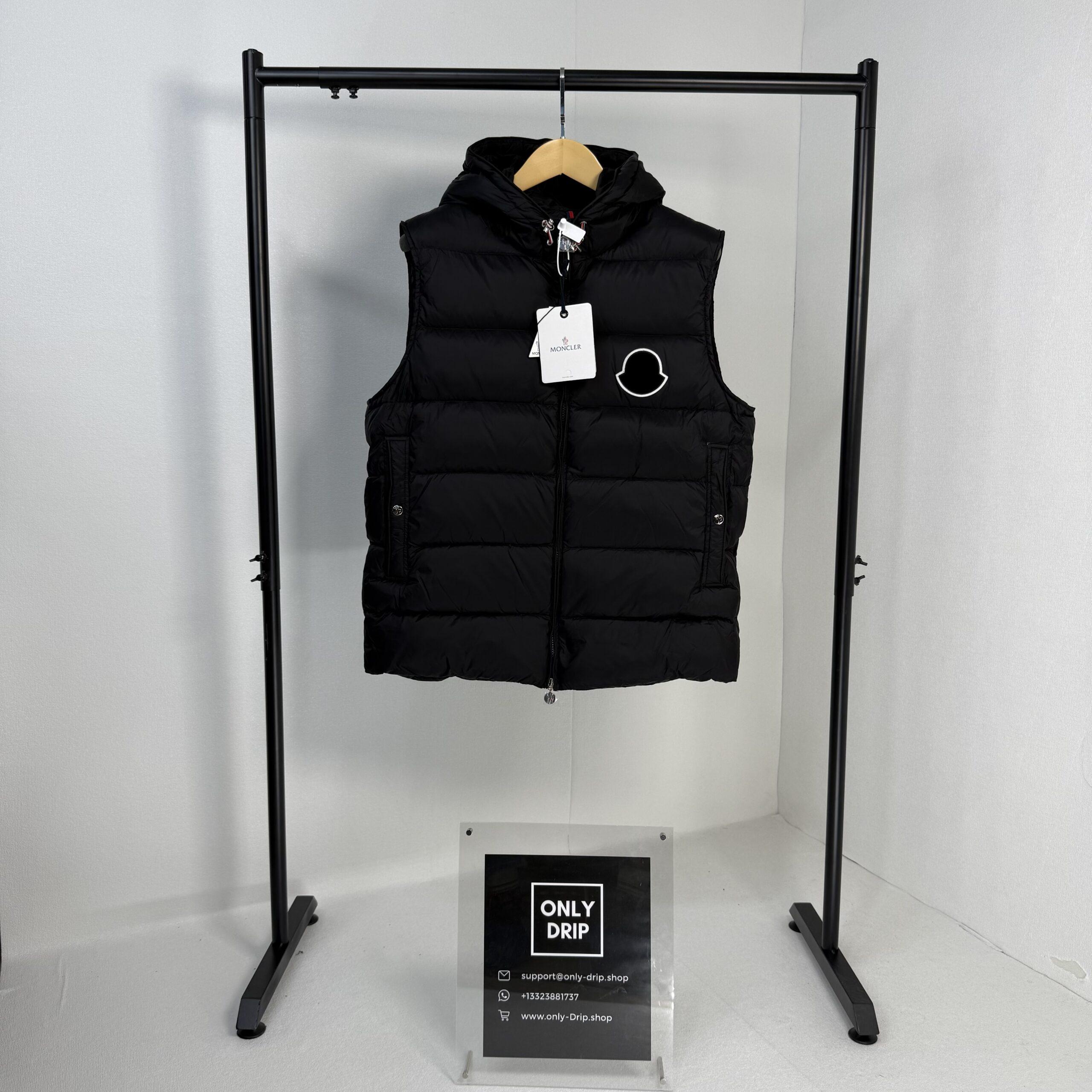 M Gilet Black Logo - Image 3