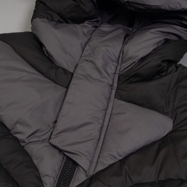 LV Jacket Puffer with Monogram Design - Image 3