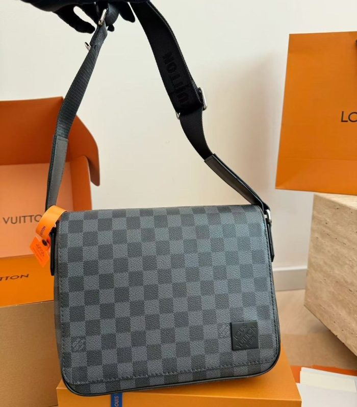 SHOULDER BAG
