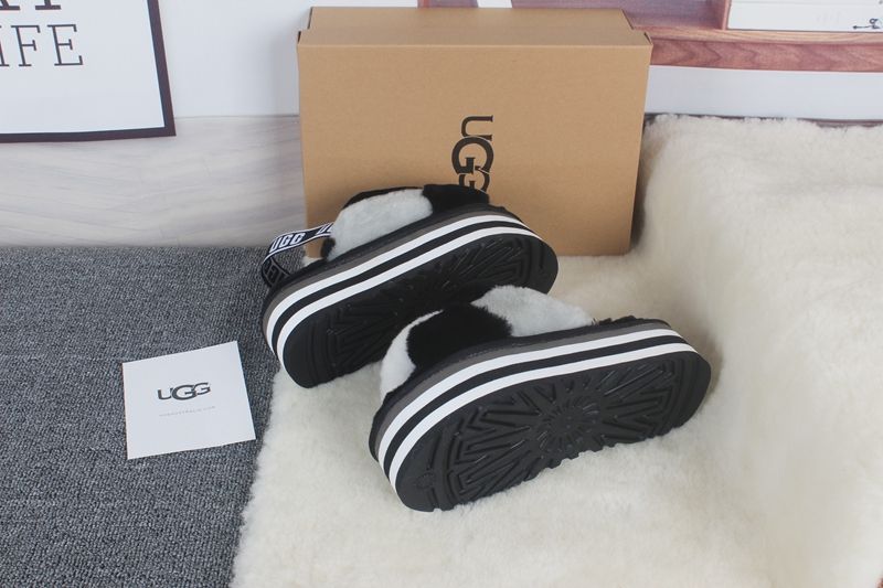 STIVALETTI IN SHEARLING - Image 32