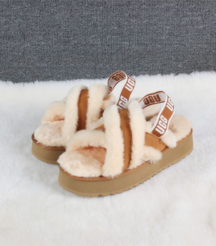 STIVALETTI IN SHEARLING
