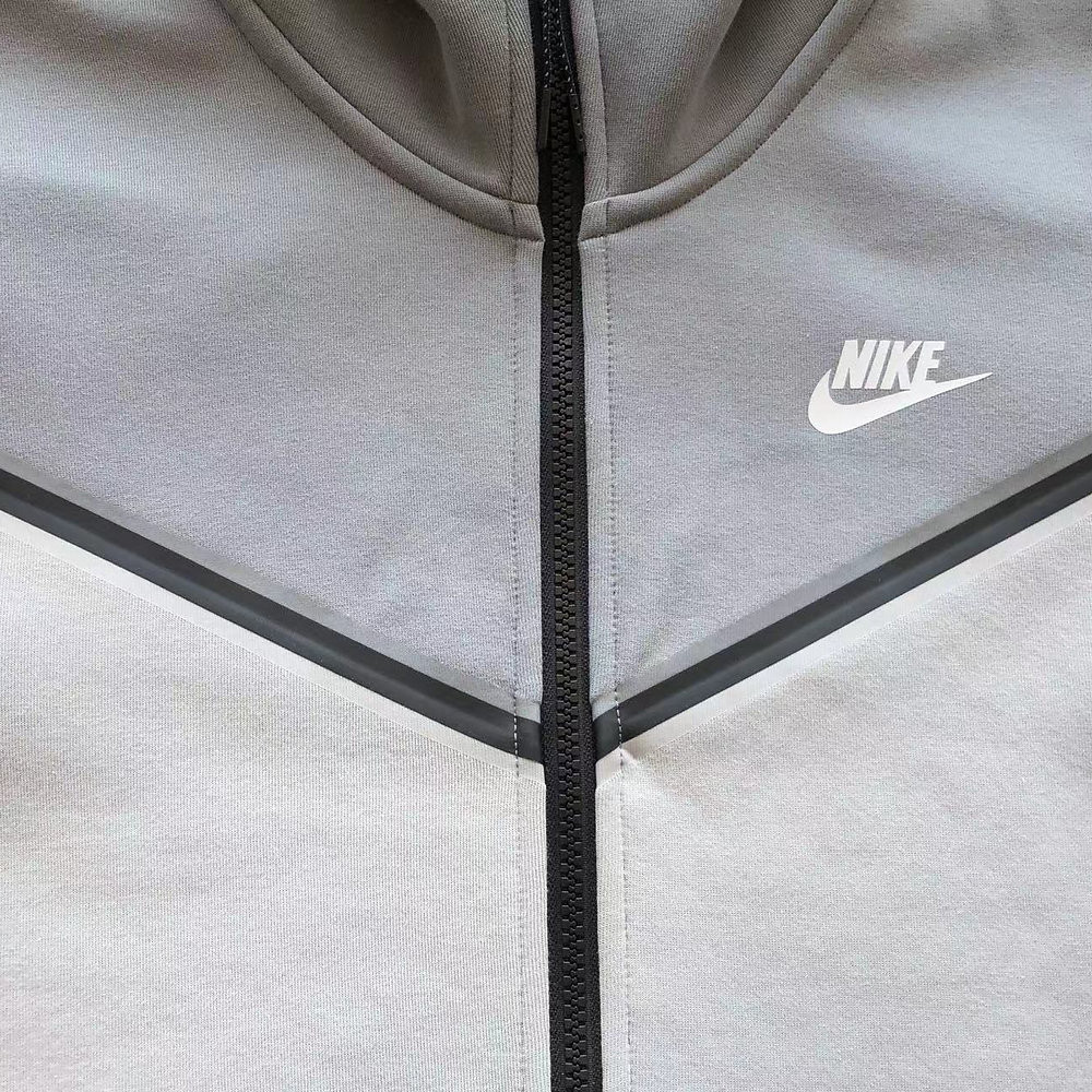TECH FLEECE – GREY/WHITE (completa) - Image 10