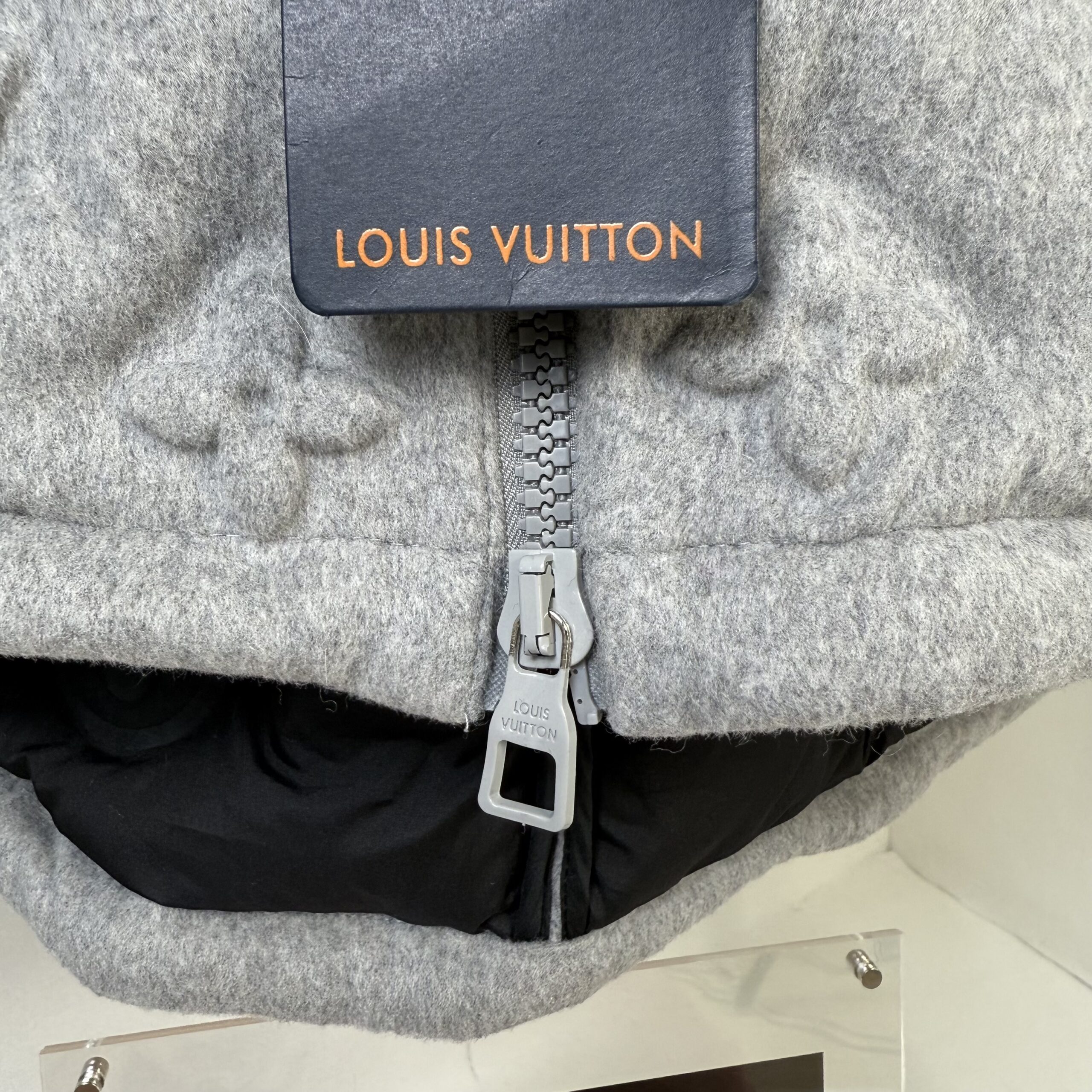 LV GREY BOYHOOD PUFFER - Image 5