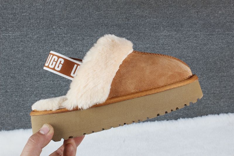 STIVALETTI IN SHEARLING - Image 18
