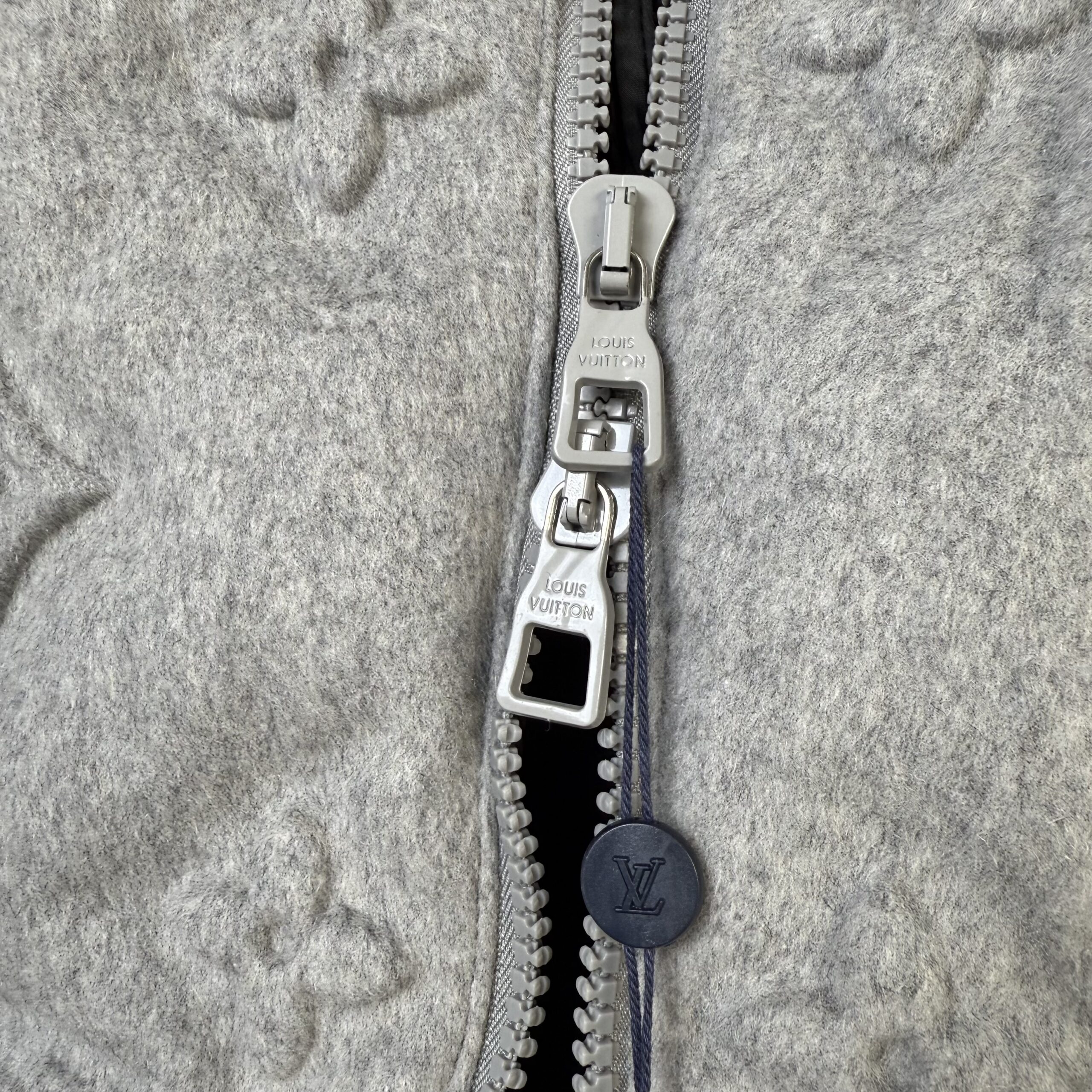 LV GREY BOYHOOD PUFFER - Image 6