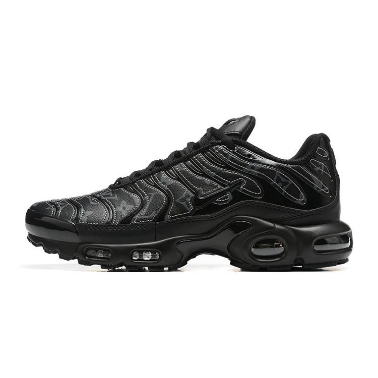 AIR MAX PLUS TN ‘BLACK METALLIC SILVER’