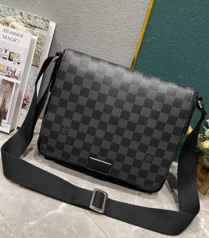 SHOULDER BAG