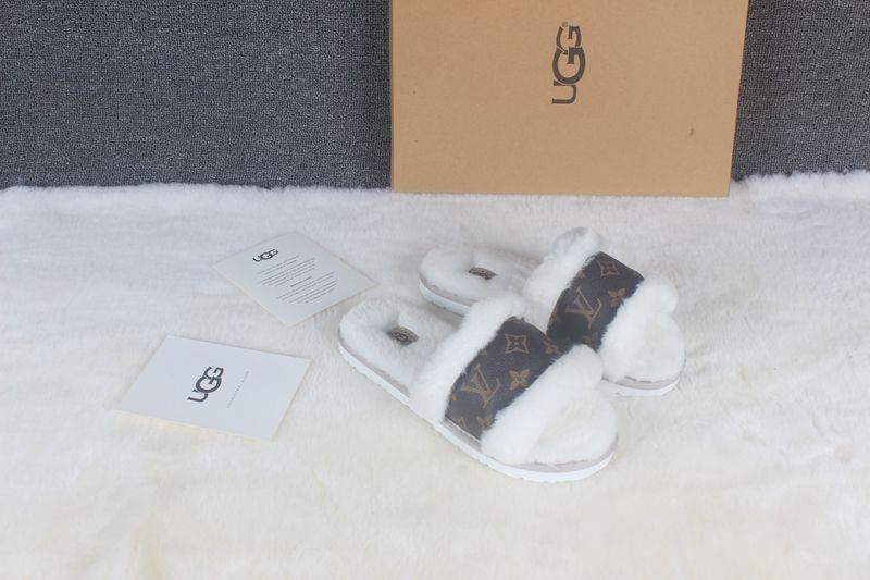 STIVALETTI IN SHEARLING - Image 36