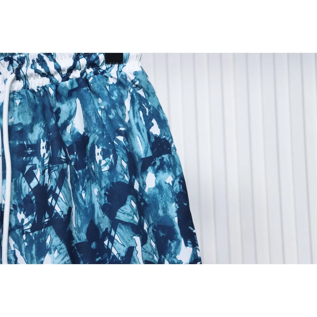LV Coral Seagrass Printed Shorts - Image 4