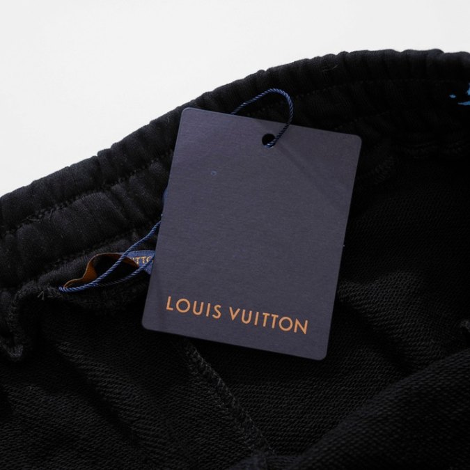LV Shorts Black Splatter Monogram - Image 4
