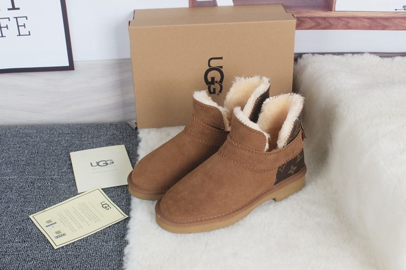 STIVALETTI IN SHEARLING