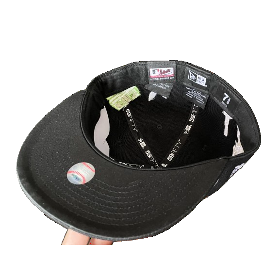 HAT V x PLAYBOY - Image 3
