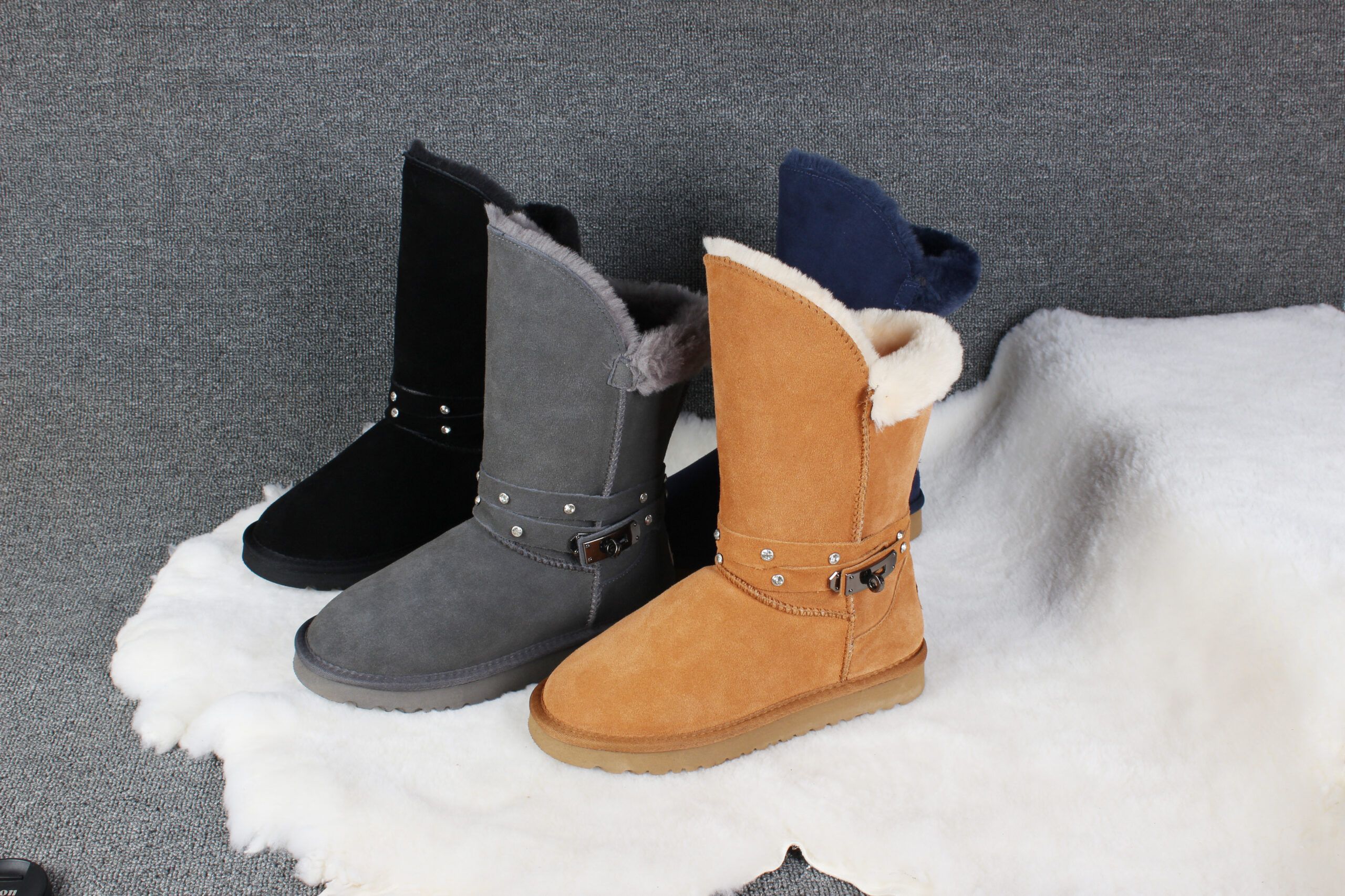 STIVALETTI IN SHEARLING